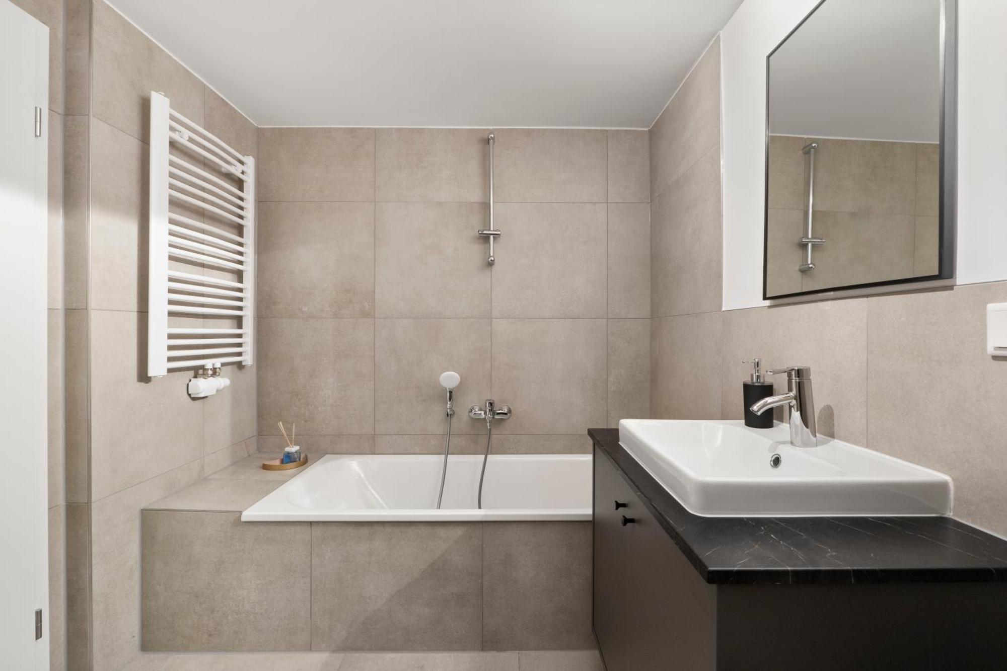 *Top* Moderne Wohnung - Naehe Koeln: Dom, Messe, Flughafen, Lanxess-Arena Бергиш-Гладбах Экстерьер фото