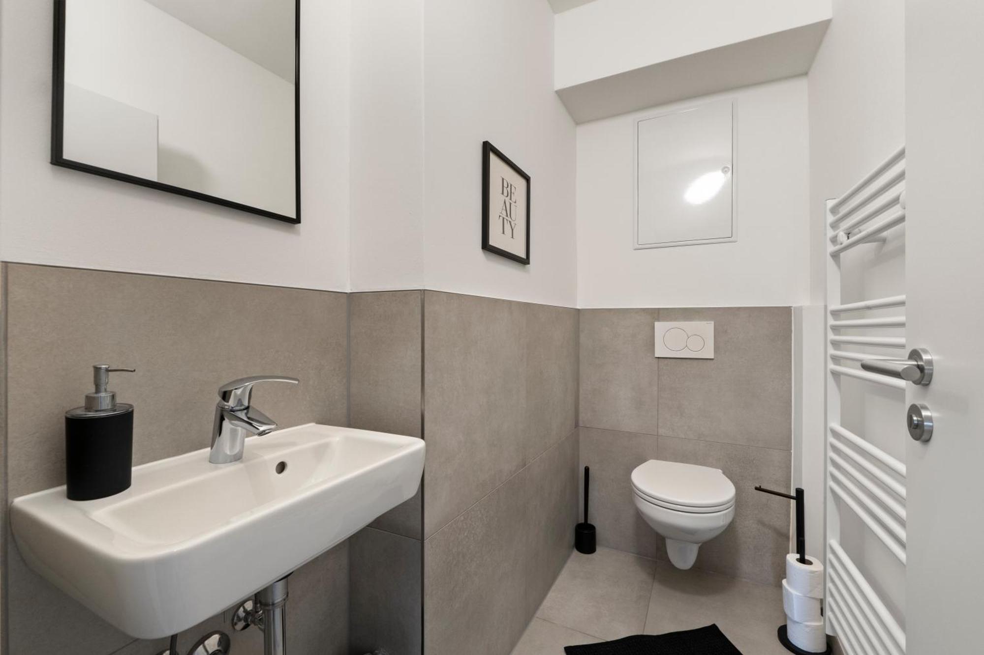 *Top* Moderne Wohnung - Naehe Koeln: Dom, Messe, Flughafen, Lanxess-Arena Бергиш-Гладбах Экстерьер фото