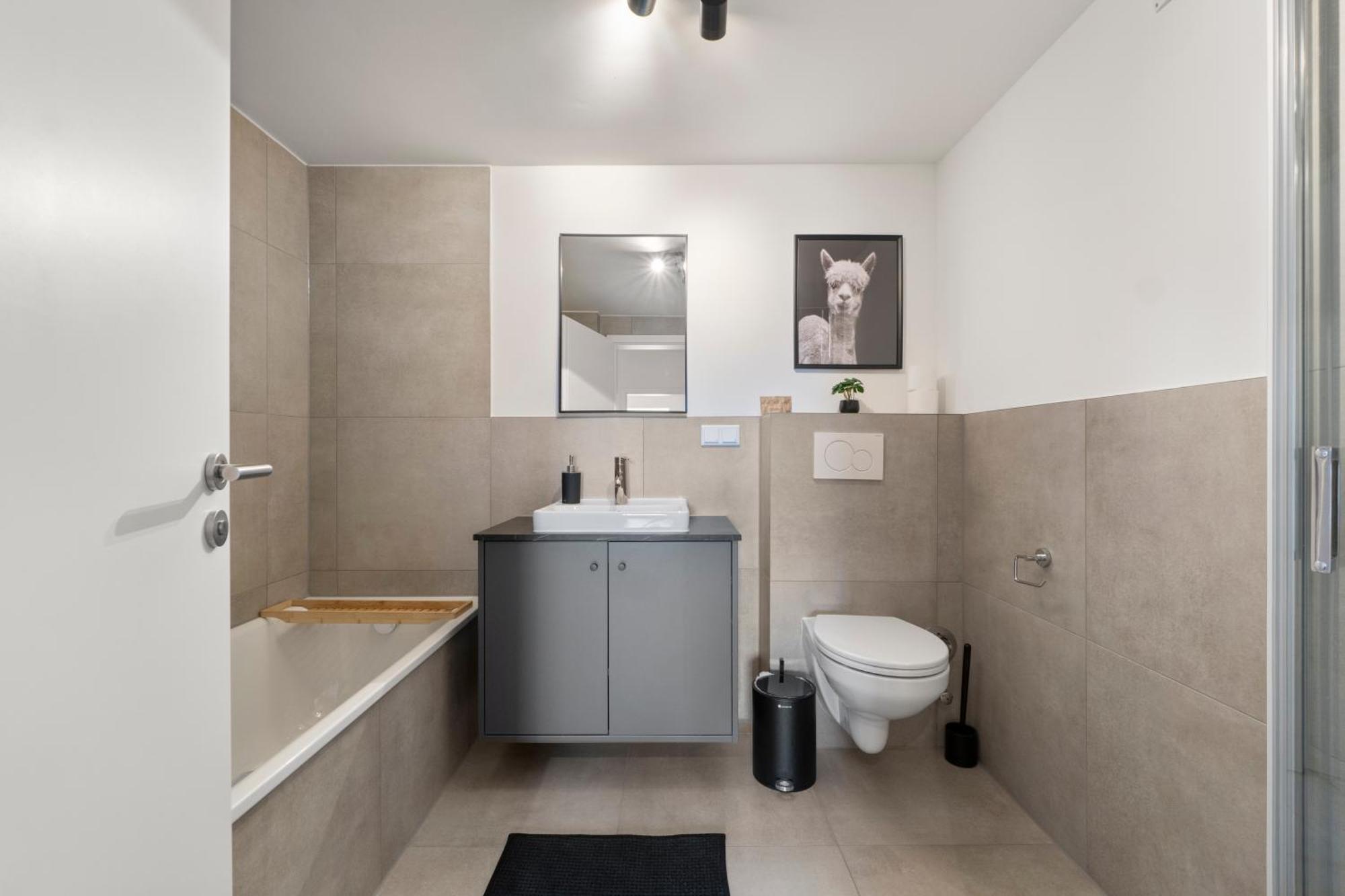*Top* Moderne Wohnung - Naehe Koeln: Dom, Messe, Flughafen, Lanxess-Arena Бергиш-Гладбах Экстерьер фото